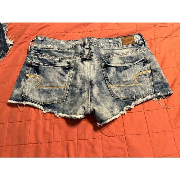 American Eagle embossed jean shorts boho sz 6 - Picture 2 of 3